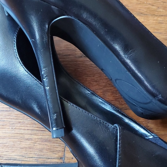 Fergie Podium Gold Cap Toe Pumps - Picture 8 of 8